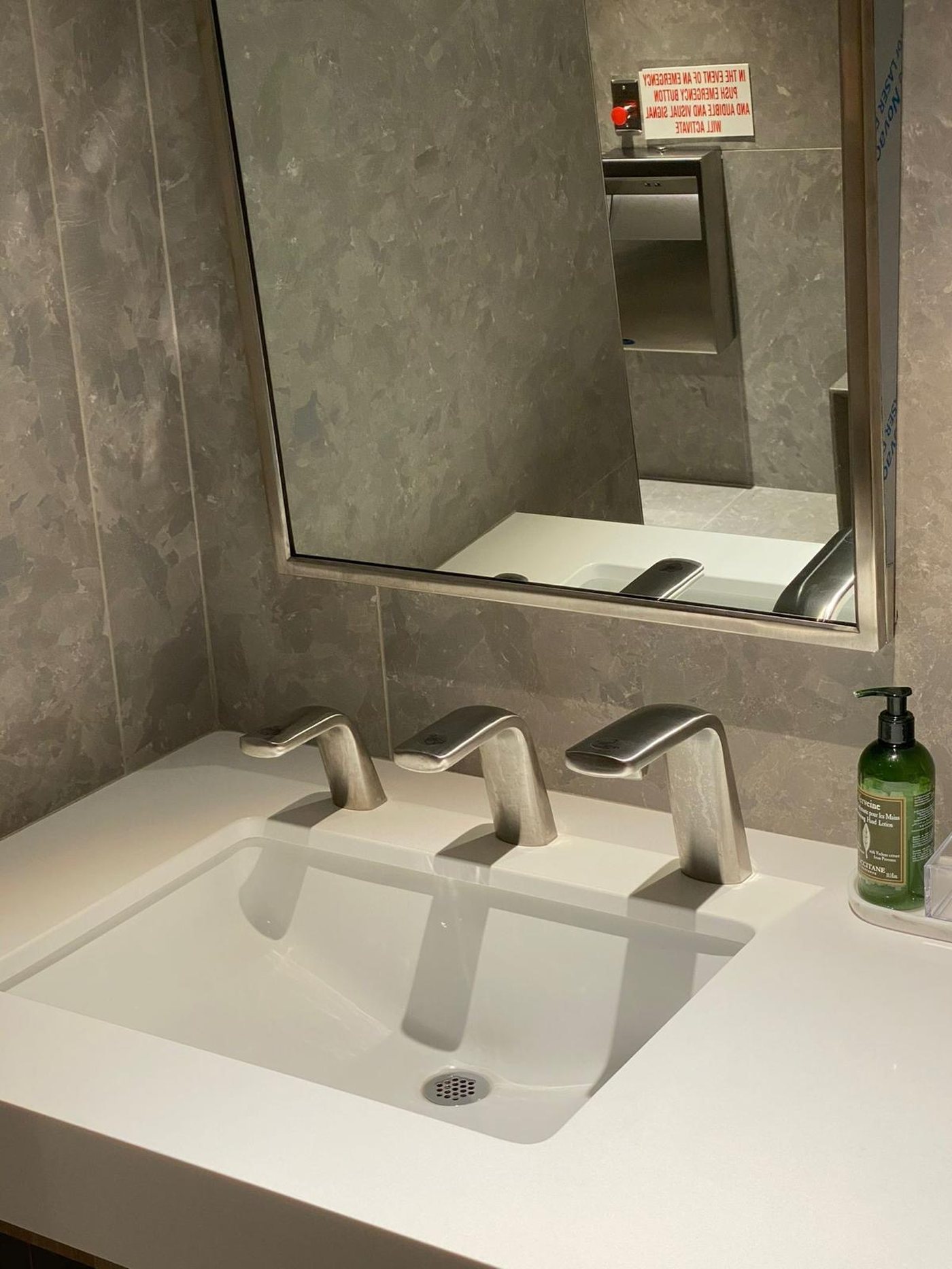 Commercial washroom sinks